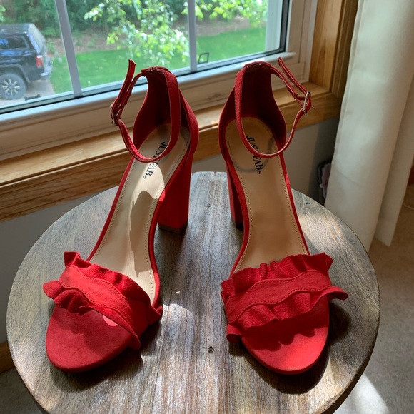 Red Heels - Picture 3 of 4